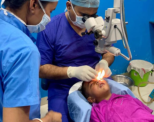 Live Leeches Removed From The Eyes of a 5 Year Old!